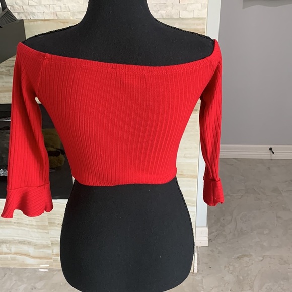 Women’s Forever 21 Red Off Shoulder Top. Size S (293) - Picture 3 of 11